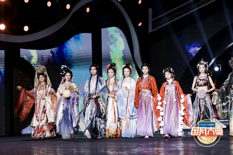 7、红人舞台群像.jpg