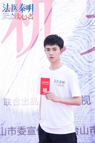 4张耀.jpg