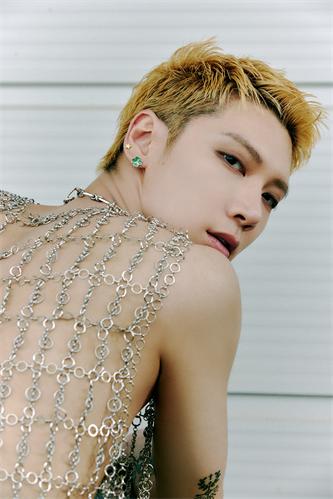 ten(李永钦)-《paint me naked》 3.jpg