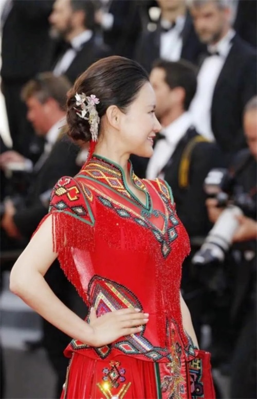 戛纳新闻稿678.jpg